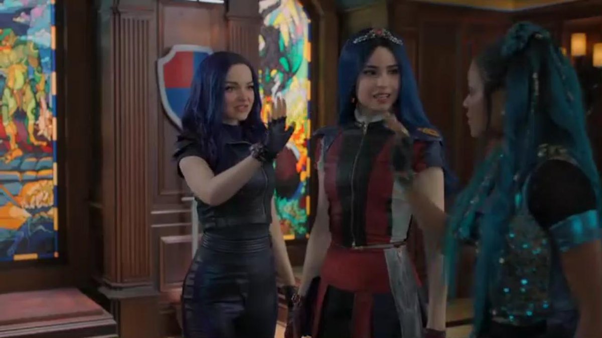 dofiacarson's tweet photo. hi peacemaker #descendants3 @SofiaCarson https://t.co/q1gJd64C2K