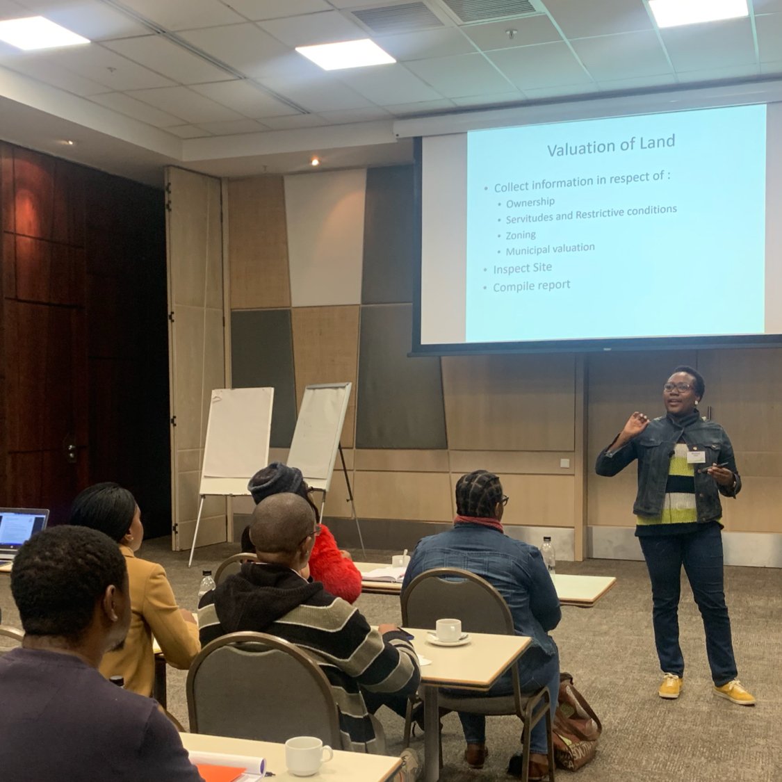 PelwoM's tweet photo. Workshop underway!! Motlatso Maloka talking ownership and servitudes. The effect on value. @SA_Valuers #SAIVMentorshipProgramme https://t.co/TCY8HN55xW