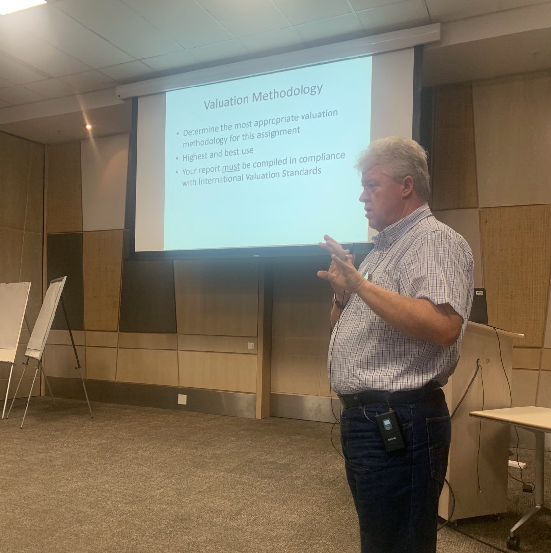 PelwoM's tweet photo. @SA_Valuers Barry Richardson who has over 20 years experience in Valuations talking methodology and compliance with IVS. #SAIVMentorshipProgramme https://t.co/F64q7hfKez