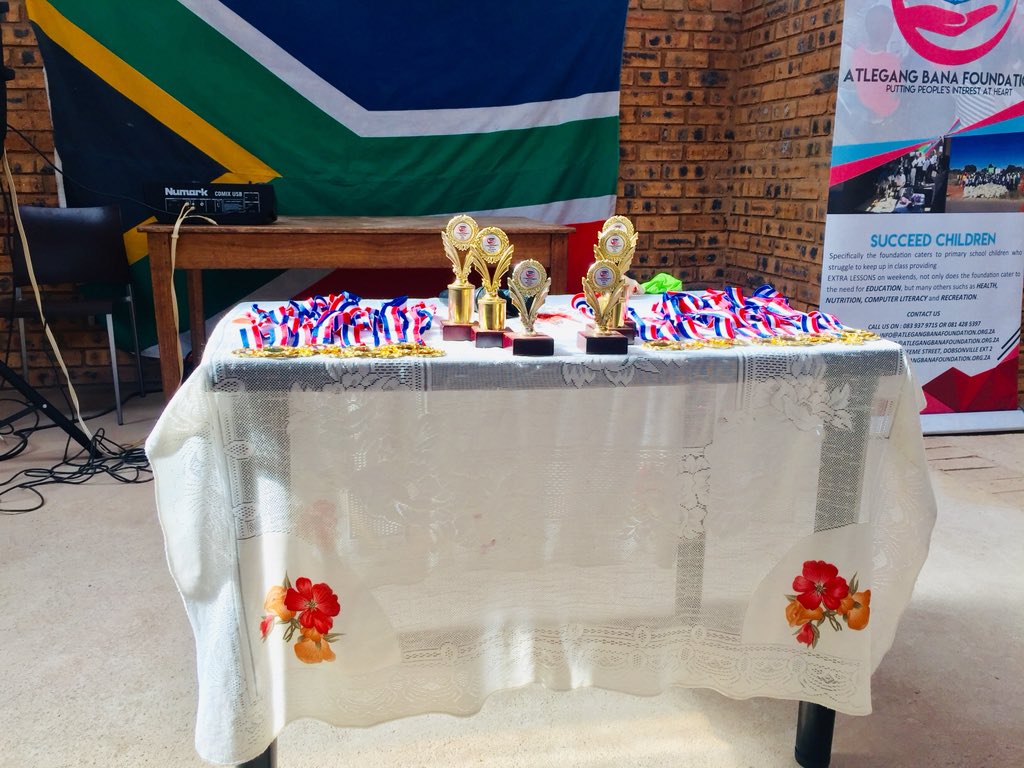 drkhumalo_m's tweet photo. Our learners getting ready for the Spelling 🐝 Bee Competition and Maths Marathon at DSJ Primary School
@Atlegang_Bana @pyma_SA @kidshubsa
#sartudayfeeling
#competition
#mathsmarathon
#puttingpeoplesinterestatheart https://t.co/vhxbG1ANea