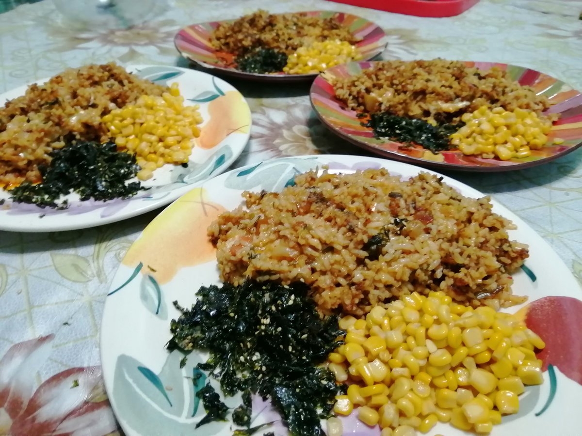 prlscntsapphire's tweet photo. Nawili gumawa ng kimchi rice. 😅
Kimchibapeul piyoseumnida! #kangskitchen2 #njttw https://t.co/koLHkOHhW5