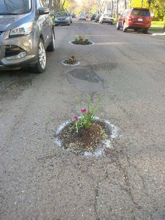 MannanPandya's tweet photo. This is how some countries take a dig at potholes.@PotholeWarriors @mybmc @RidlrMUM @CMOMaharashtra @RoadsOfMumbai https://t.co/YzvqfXaLDl
