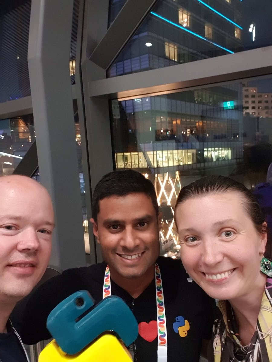 PythonicStaff's tweet image. @Anthlis @veronica_hanus @juliansequeira The @PythonicStaff is bringing people together! #pyconau