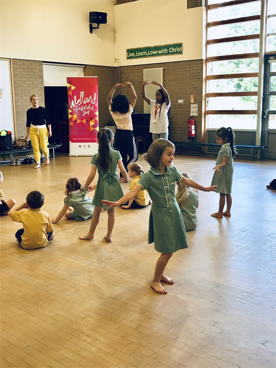 wellandfest's tweet photo. “I just wanted to say a huge thank you for today!We’ve had some wonderful feedback &amp; my daughter chewed my ear off about how great it was!” Parent, St Patrick’s School, Elland.

Brill feedback from the #schools #workshops by @choltheatre for this year’s festival! #arts #wellness https://t.co/B8pjBzE3gN