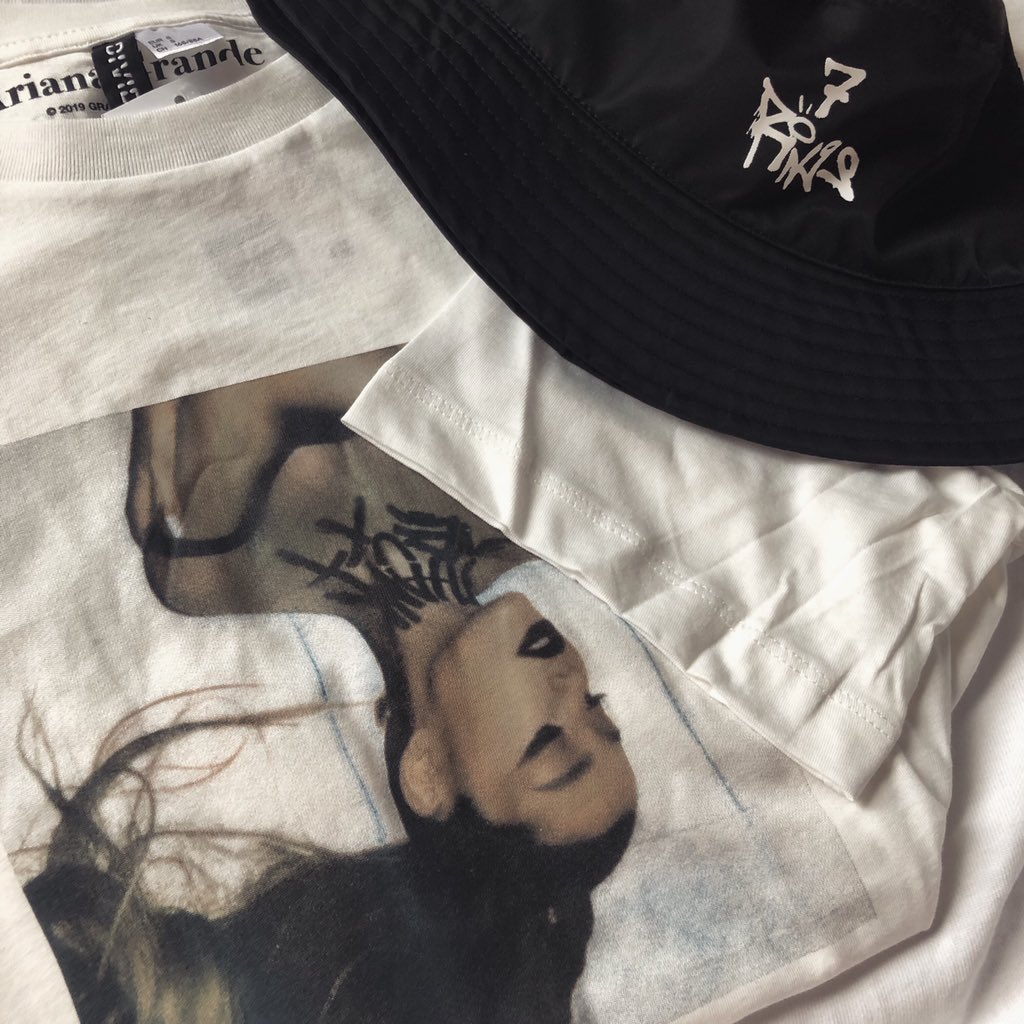 ARIANA_j26's tweet photo. ❤
お金無くてない脳みそをフル回転して買った戦利品です。 https://t.co/jME7plTfb0