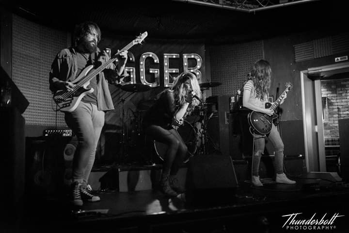 _SILVERCHILD_'s tweet photo. Photo by Thunderbolt Photography
#silverchild #hardrock #heavyrock #livemusic #singer #vocalist #frontwoman #guitarist #marshallamps #marshalljvm #daddariostrings #seymourduncanpickups #bassist #dingwallbass #dingwall #peaveyminimega #ashdown https://t.co/zSy6yh1FVA