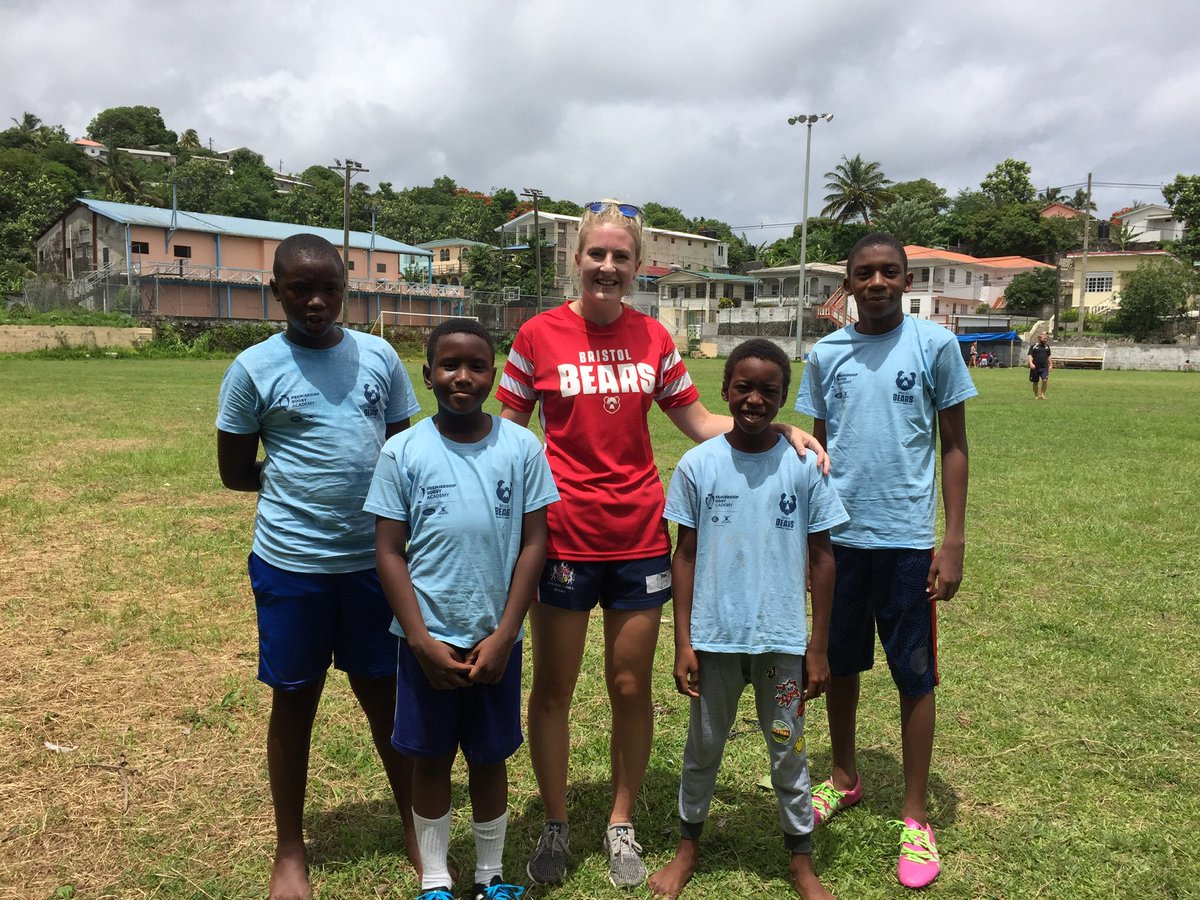 AmyMeachin's tweet photo. Super great full to meet all these guys 😁 You were so enthusiastic about sport and participating in our sessions! You’ve inspired me to further involve myself in coaching, so thank you!! Thank you Bristol sport community foundation for these T-shirt’s 🐻 everyone looks awesome! https://t.co/L1C3VqHr6M