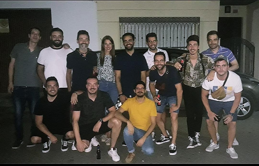 Anoche nos fuimos de serenata a Fuente del Maestre👫. 
Buen ratito el que echamos 🎭🎭
Viva los novios!!