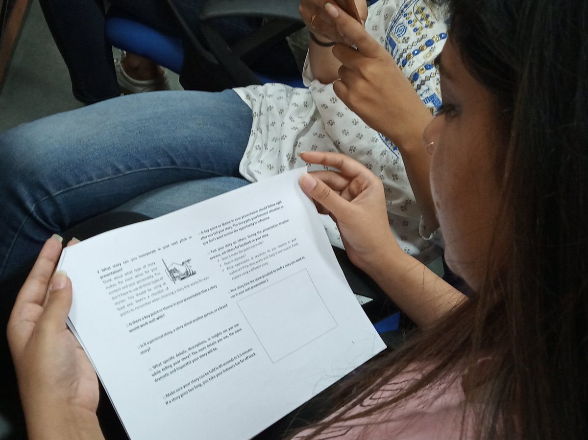 SaloniSinha29's tweet photo. @carminegallo thank you for the #FIVESTARS workbook
#PGDM #Insurance Students exploring #storytelling techniques in my #musthave
#employabilityskill #BusinessCommunication class today @BIMTECHNoida
@mkpandey67 @BaishaliMitra2 @mridul0545 @ShubhangiDixit7 @Vasudha52558321 https://t.co/pTztCofqQ0