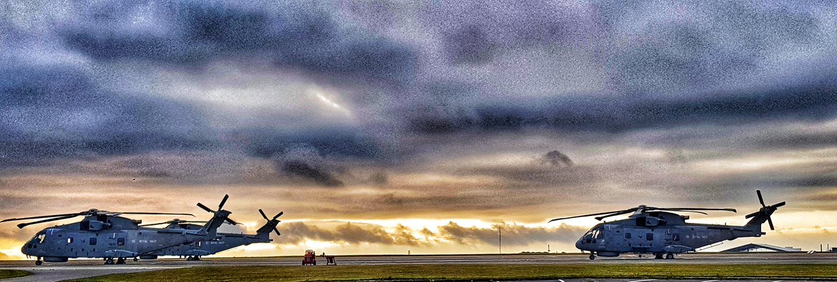 SteveCowe1's tweet photo. Morning Merlins! Getting ready for the day ahead #culdrose #merlin #sunrise #Cornwall #GetMeToCornwall #Helston #lizard #flynavy https://t.co/oHm8f8QwTp