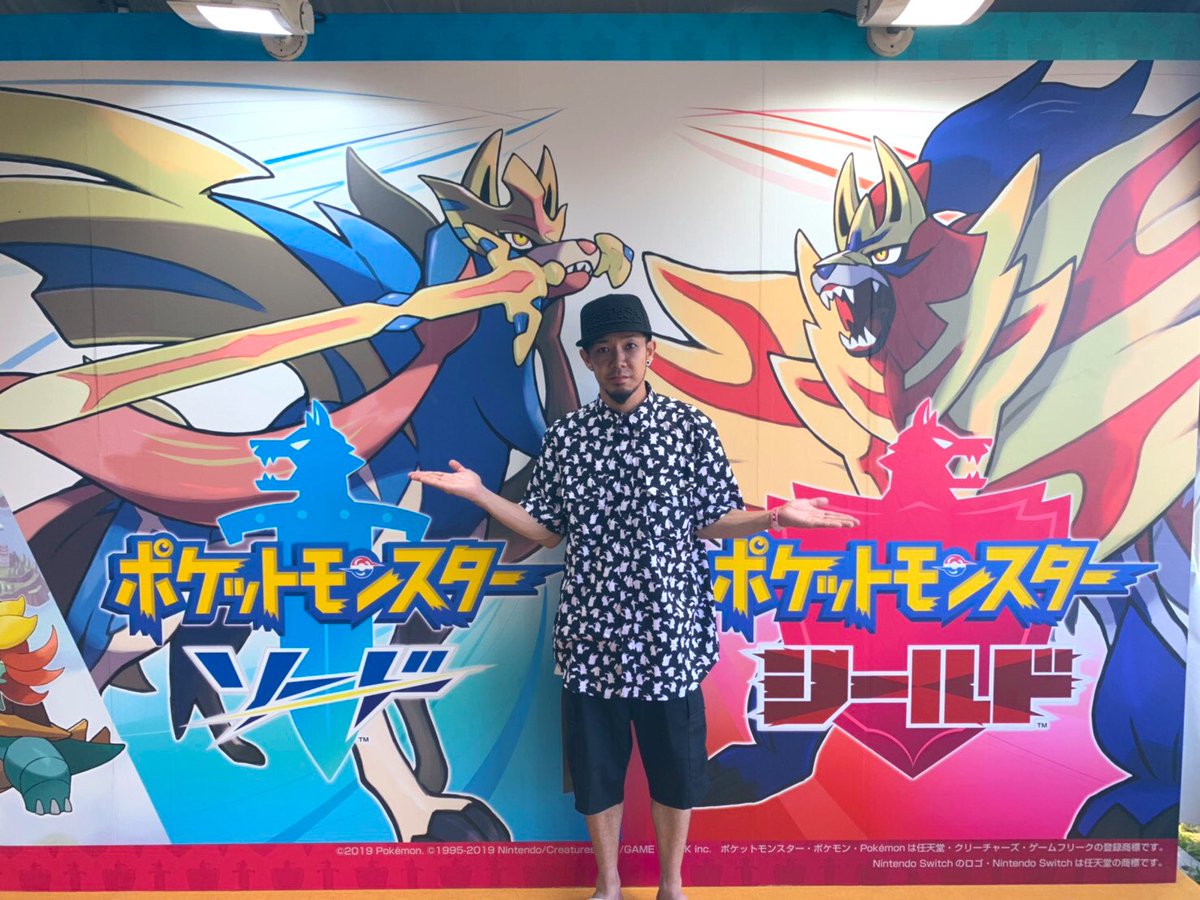 亜太 Kom Rijf19 オフィシャルtがポケモンとコラボ ミュウツーのやつ買うかすげー悩んだけど 我慢したw ホンマ あんなんズルいって Official髭男dismを生で観れて その後ポケモンブースも寄ってとフェス満喫 最高の夏休みだわ スタッフの皆様