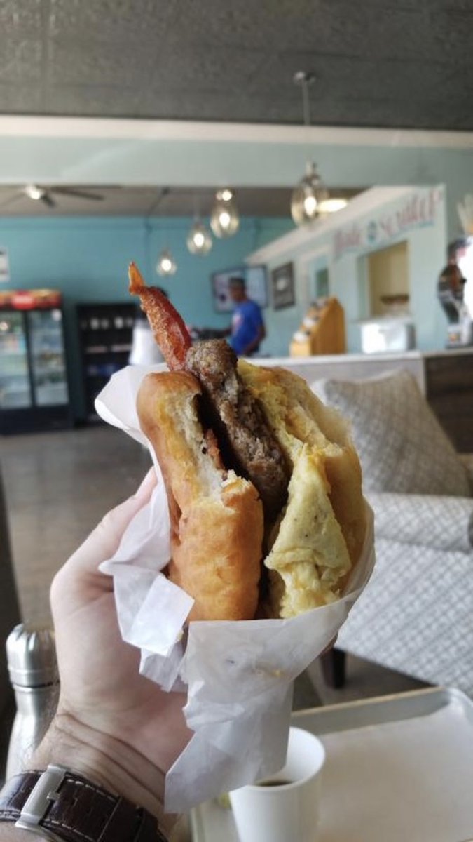 Morning y’all! If you haven’t had a chance to try one of our donut breakfast sandwiches, then you’d better hurry! They’re only available Fridays thru Sunday! 

📸: Coffee : Experience

#doughboydonuts #donuts #doughnuts #donutfoodtruck #foodtruck #campbowie #onthebricks