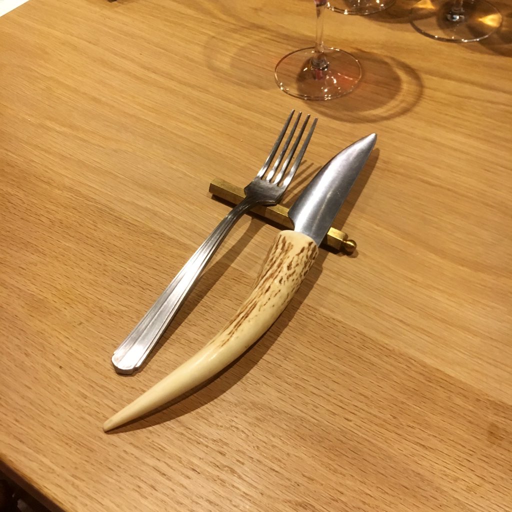 unmitzzz's tweet photo. 暑すぎる京都、LURRA°で昇天してきた 食材のコンビネーションも料理とお酒のペアリングも最高で、3人共同でオープンされたみたいだけどそれが心地いいピアノトリオ聴いてるみたいで超楽しかった…はああ…なんですかねこれは https://t.co/8nJ10XhhIb