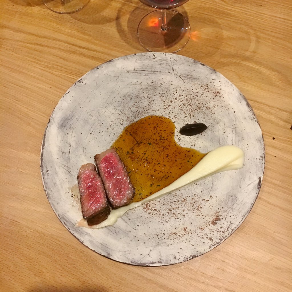 unmitzzz's tweet photo. 暑すぎる京都、LURRA°で昇天してきた 食材のコンビネーションも料理とお酒のペアリングも最高で、3人共同でオープンされたみたいだけどそれが心地いいピアノトリオ聴いてるみたいで超楽しかった…はああ…なんですかねこれは https://t.co/8nJ10XhhIb