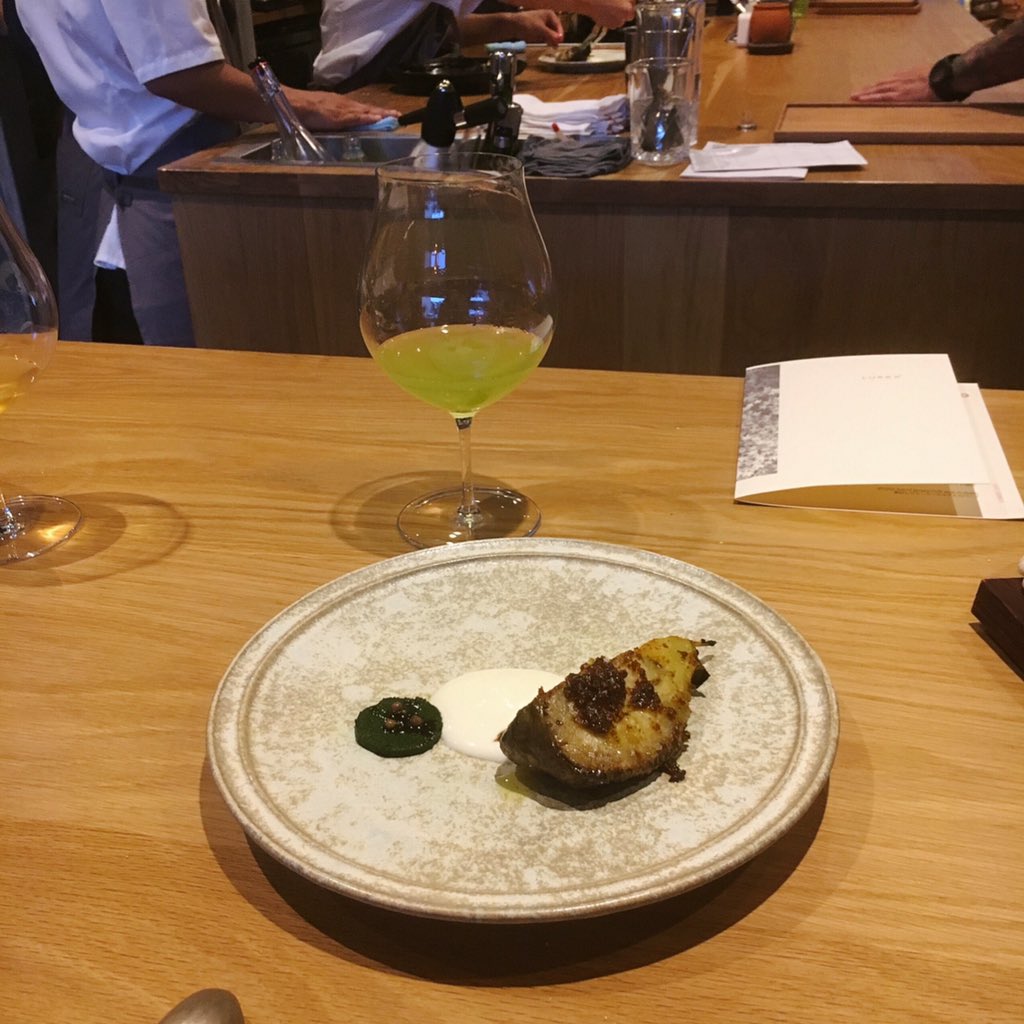 unmitzzz's tweet photo. 暑すぎる京都、LURRA°で昇天してきた 食材のコンビネーションも料理とお酒のペアリングも最高で、3人共同でオープンされたみたいだけどそれが心地いいピアノトリオ聴いてるみたいで超楽しかった…はああ…なんですかねこれは https://t.co/8nJ10XhhIb