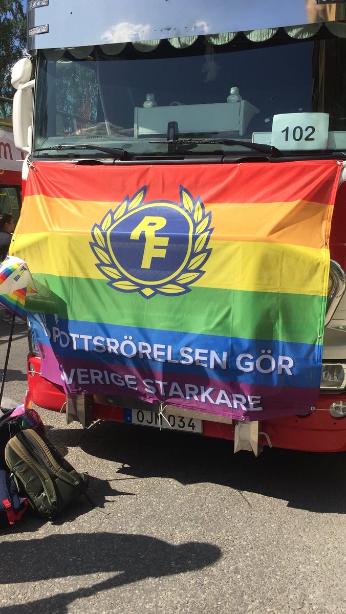 Nu laddar vi för #sthlmpride. #allabehövs i för en inkluderande idrott.