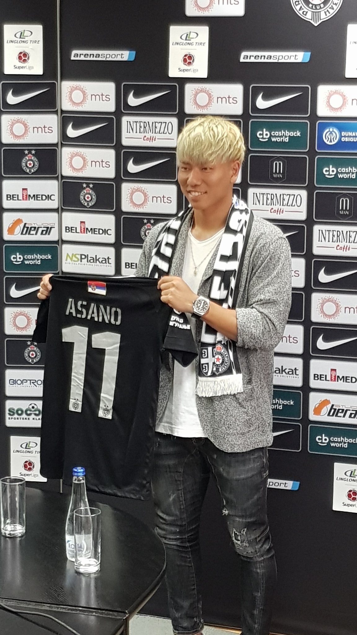 EBCe36IW4AACC1W?format=jpg&name=4096x409