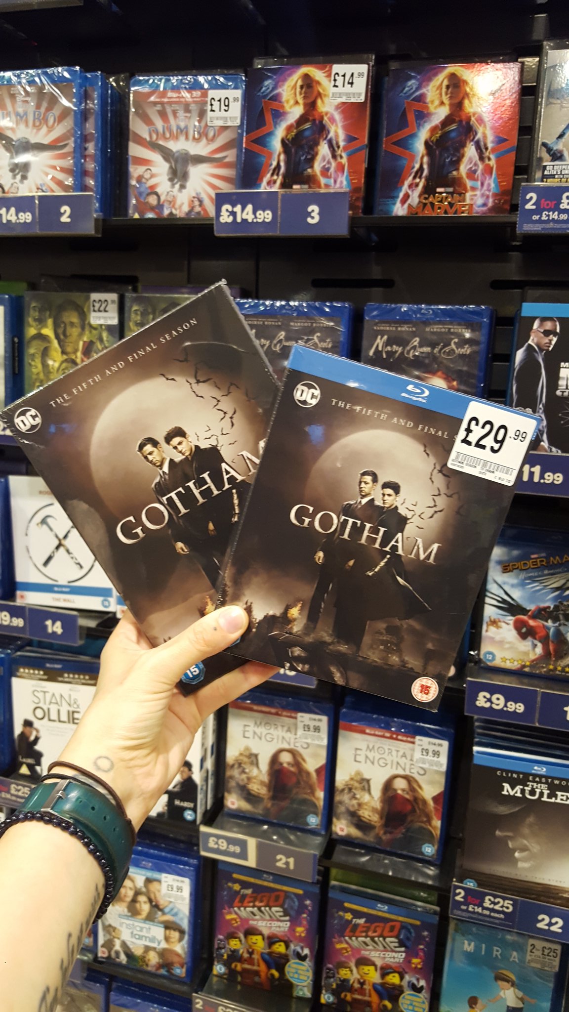 تويتر Hmv Chester على تويتر We Ve Got Plenty Of New Release Films And Tv Shows For You In Store And On Our Chart Wall Too Many In The 2 For