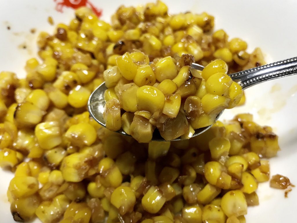 kassouzaru's tweet photo. 1年振りにとうもろこしのガーリックバター醤油炒め〜☆
とうもろこしの美味しい季節です♬
#長野県 #信濃町 #小林農園 #とうもろこし #もろこし #サニーショコラ #モロコシ #ガーリック #バター #醤油 #ガーリックバター #バター醤油 
#morokoshi #kobayashinouen #shinanomachi #nagano #japan https://t.co/SYktHKTk9o