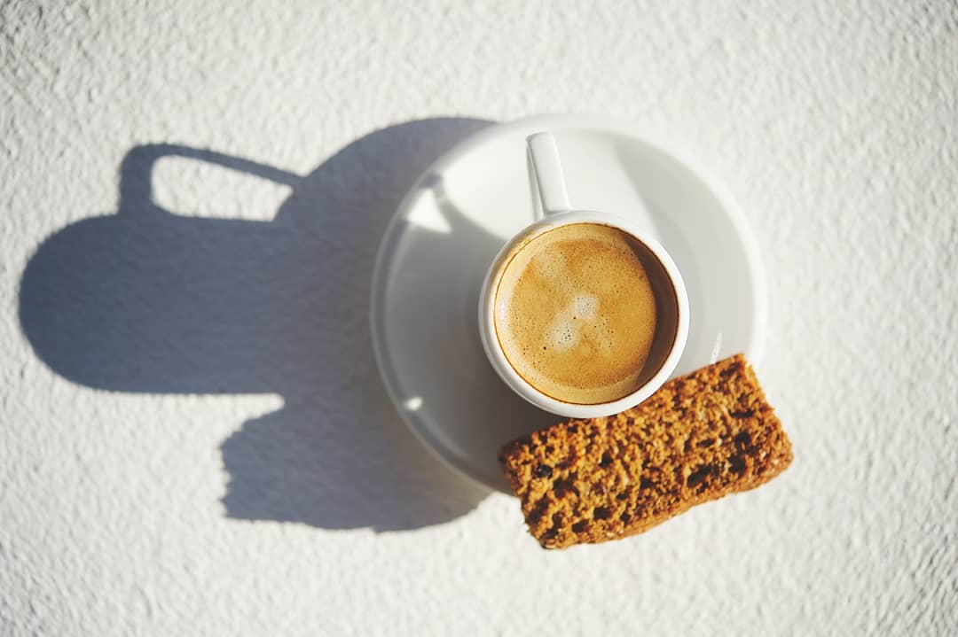 BataviaStb's tweet photo. Yes we know #spring is approaching in #SouthAfrica (and that is great - do not get us wrong). But while it is still cold on the tail end of #winter, you need four things in the cold:

A #fireplace
Red #wine
#Whisky
Good #Coffee
_

We've got them all!
Book online &amp; come stay. https://t.co/iSTkXPGAwc