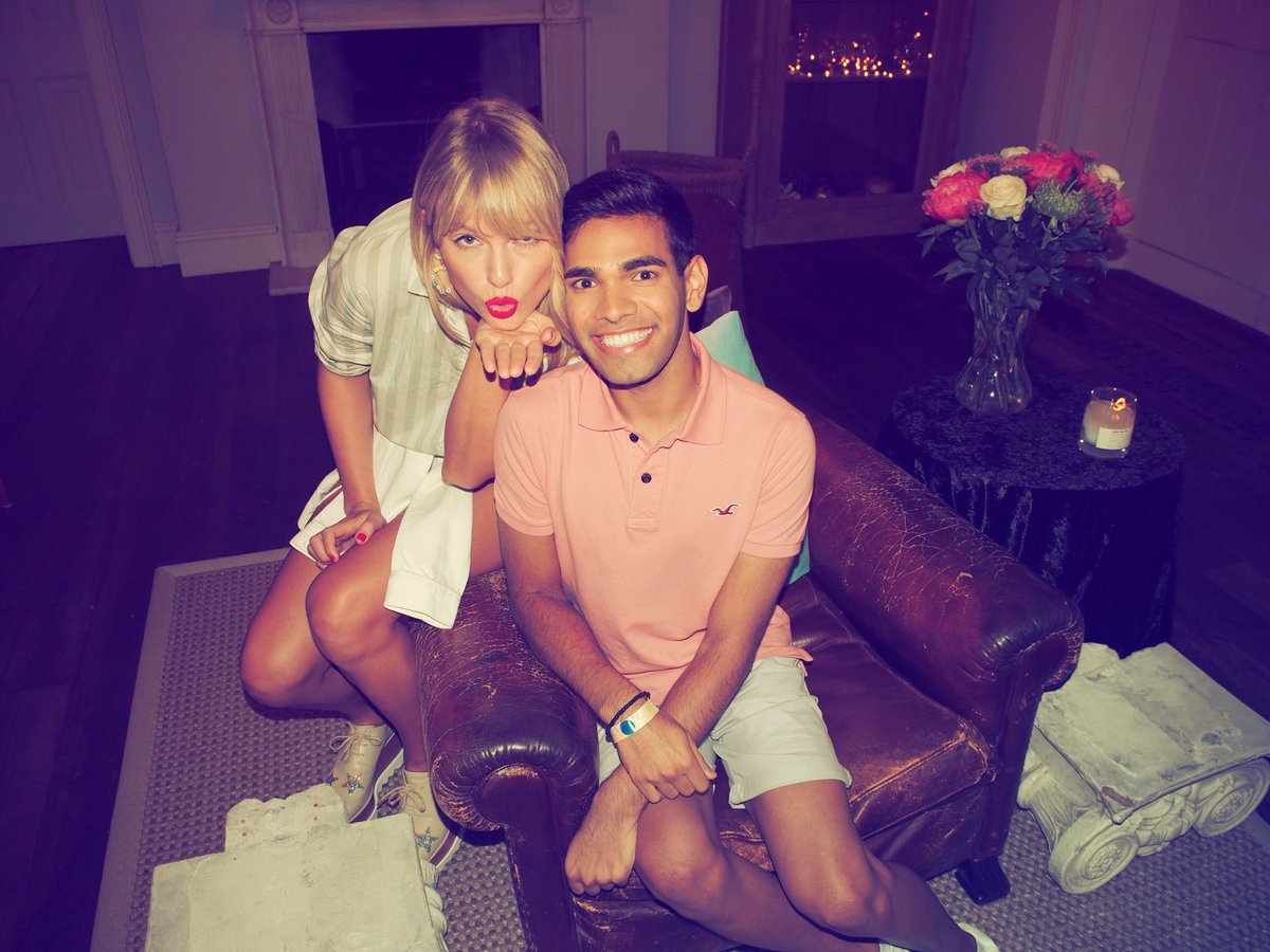 swiftieprateek's tweet image. Dreams do come true 💖 @taylorswift13 @taylornation13 #LoverSecretSessions