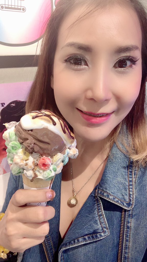 ทวิตมีไว้บ่น tweet media