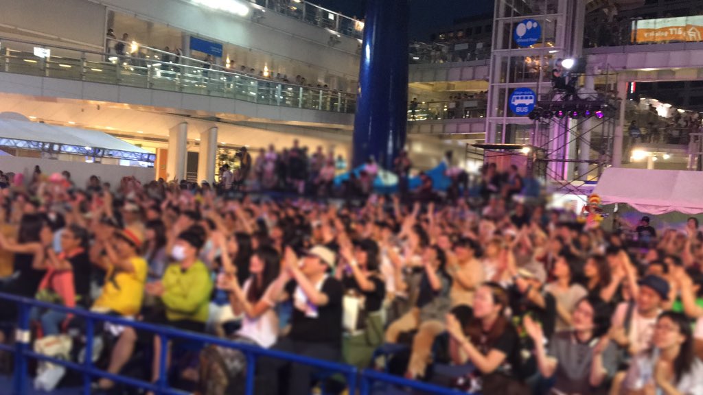 op_cosplayking's tweet photo. きただにひろしさんによるスペシャルライブ、皆さんと大盛り上がりで3曲熱唱して頂きました‼️‼️✨

#op_cosplayking #コス宴 #きただにひろし https://t.co/zrtyzVaMB2