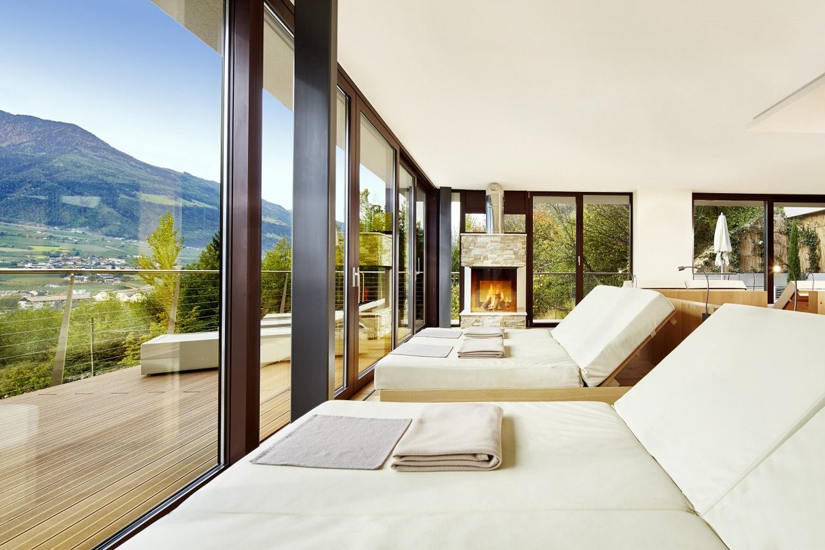LuxurySpaEdit tweet picture