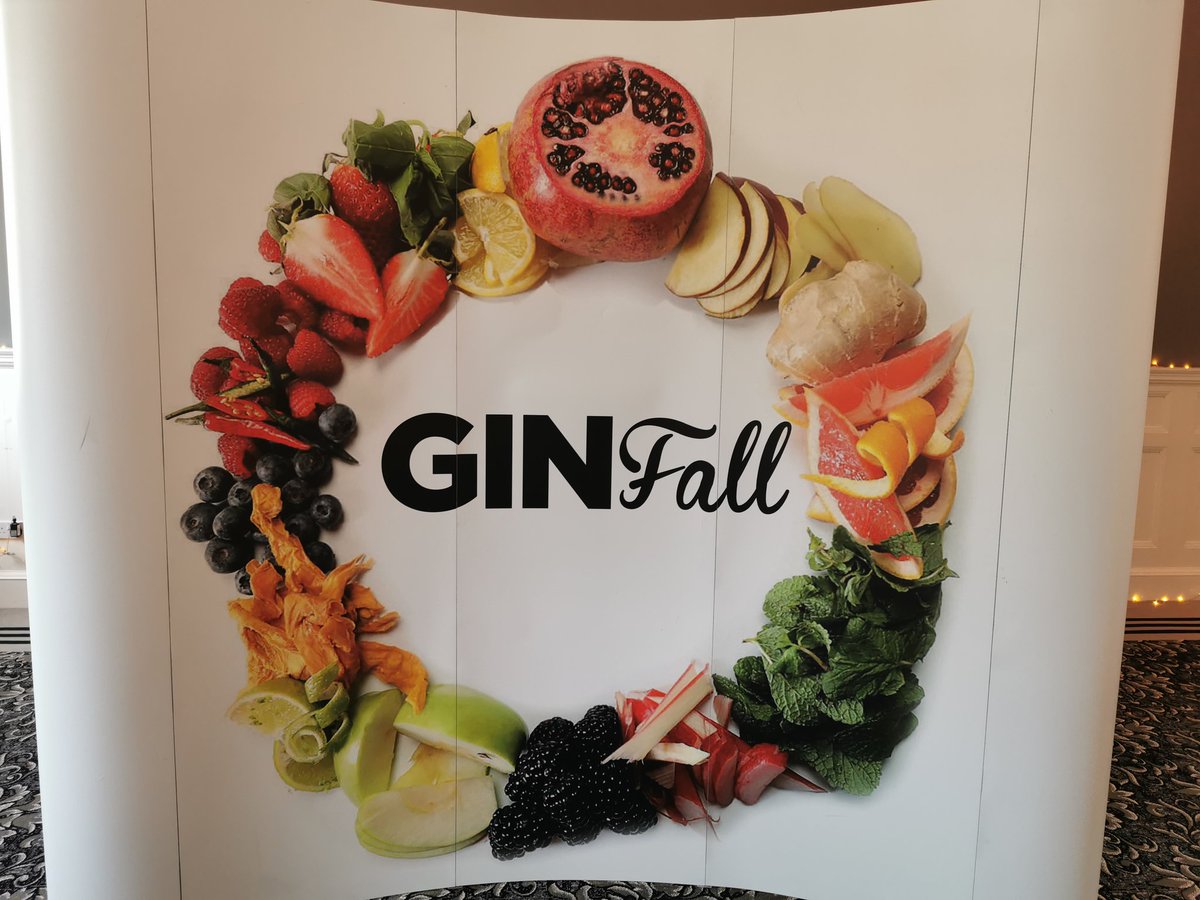 Whisky_fiona's tweet photo. All set for #ginfall at #thetontinehotelgreenock with our amazing #benlomondgin @LochLomondMalts
#benlomondgin #beinspired #lochlomondwhiskies #gin #scottishgin #londondry #ginfall #sunshine #refresh https://t.co/1oVkdzLcfa