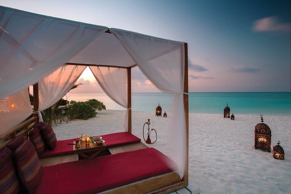 One of the best spots to enjoy the sunset views when the sun goes down. 

#sunset #Maldives #beach #weekend #holiday #vacation #summer #sea #Atmoskani #summertime