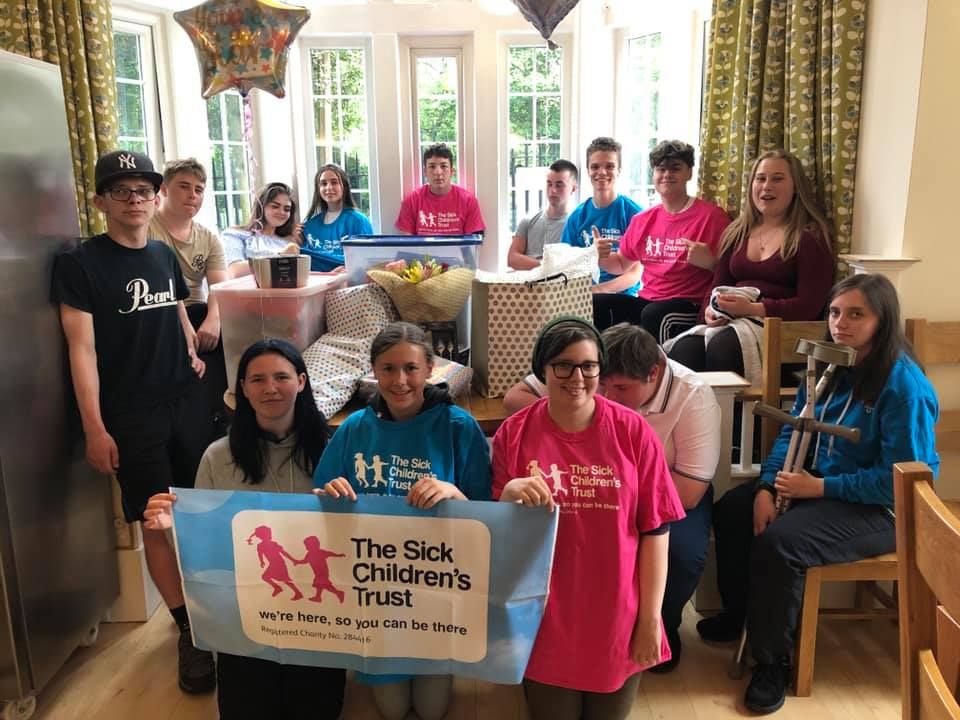 EastDurhamCol's tweet image. Group B from our NCS programme presenting their donations to Crowford House at the Royal Victoria Infirmary. The staff at the house are so incredibly grateful for the donations and appreciate the work you have put in to accomplish this!

@NCS #NCSYES