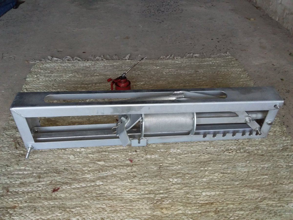 vuthisa's tweet photo. Another happy client about to receive a portable RATCHET PRESS 😁 #climatechange #savethetrees https://t.co/FFPDxysEAE https://t.co/CrByv3G0c5