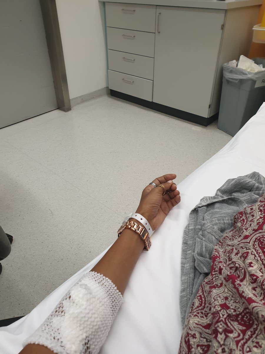 101. My ass is in hospital getting tests. Between reception and seeing a doctor, it was less than 10mins. Niko public hospital btw. In that time, they'd taken my blood, ecg tests, and the usual... temperature, nshit. Noone has asked anything about paying.