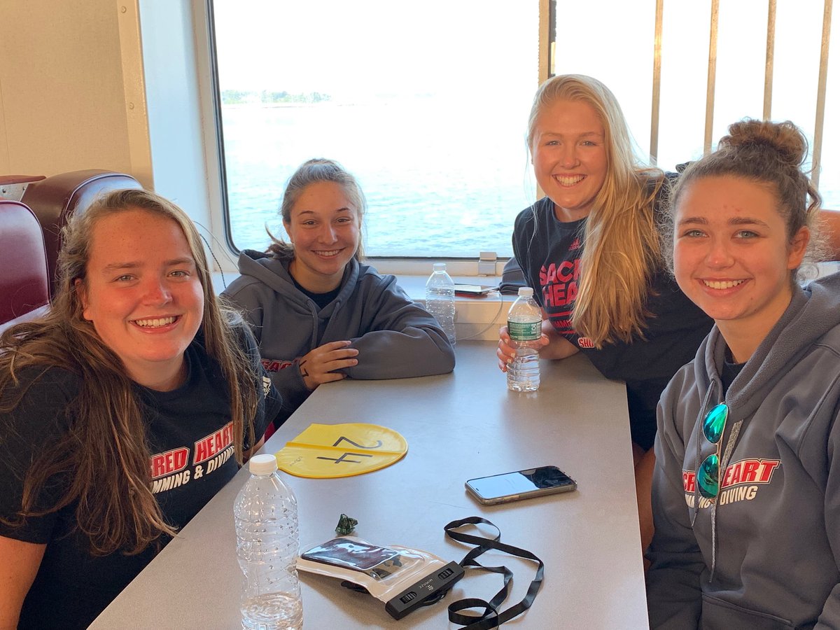 dianneauger's tweet photo. ⁦@SHUprez⁩ ⁦@sacredheartuniv⁩ Team SHU Swim all smiles as they get ready to swim for ⁦@StVincentsMC⁩ ⁦@StVincentsSWIM⁩ Across the Sound— good luck and thank you!!! https://t.co/8a4ZG4z9Kk