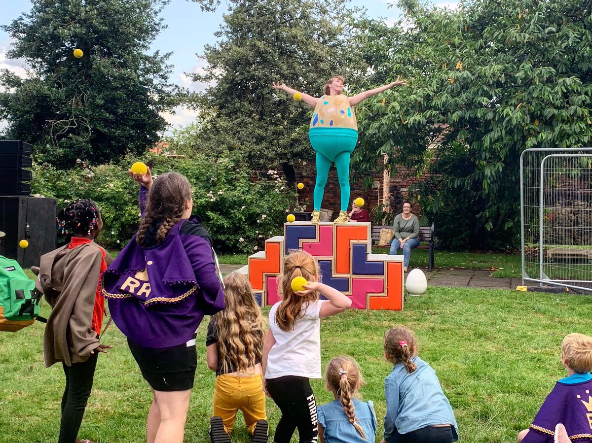 FullyBookedNow's tweet photo. Thanks for a fantastic Friday @SIRF_Stockton π₯³ We loved performing Once Upon a Wall in the beautiful Parish Gardens π So exited to see some shows today, then weβre back in the gardens on Sunday for two more performances at 2:30 and 4:15 #OnceUponAWall https://t.co/4QRdG0fAL6