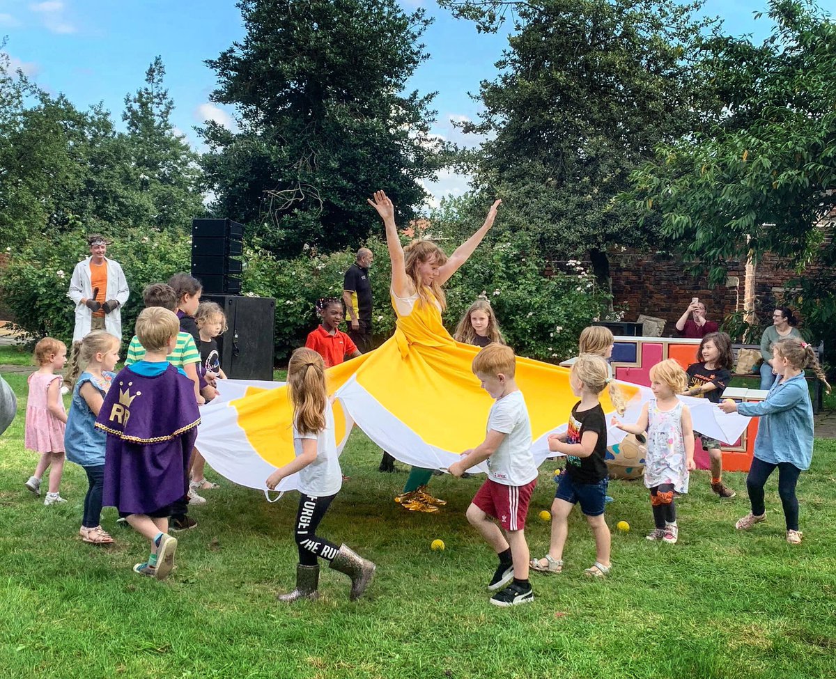 FullyBookedNow's tweet photo. Thanks for a fantastic Friday @SIRF_Stockton π₯³ We loved performing Once Upon a Wall in the beautiful Parish Gardens π So exited to see some shows today, then weβre back in the gardens on Sunday for two more performances at 2:30 and 4:15 #OnceUponAWall https://t.co/4QRdG0fAL6