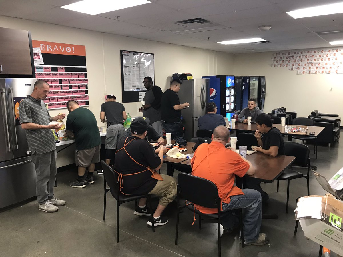 I want to thank the best 1086 freight team in the district for making my final night as NOPS an awesome one.  Great food, great associates, and best of all an empty receiving.  1 door closes and a new 1 opens.  Can’t wait to start as a 1086 MASM.  Team Kings!