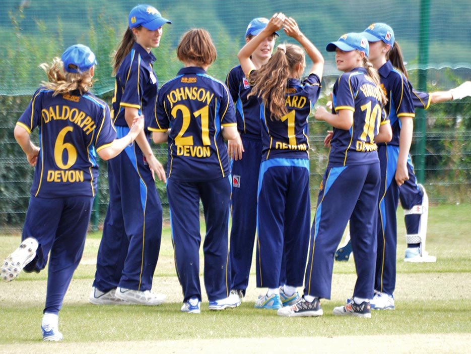 Vukusic takes four wickets for one run in Devon win over Wales + Read plays the anchor role to get Devon a defendable score then bowlers do the business! Celebration time - pictured devoncricket.co.uk/page.php?Id=42…