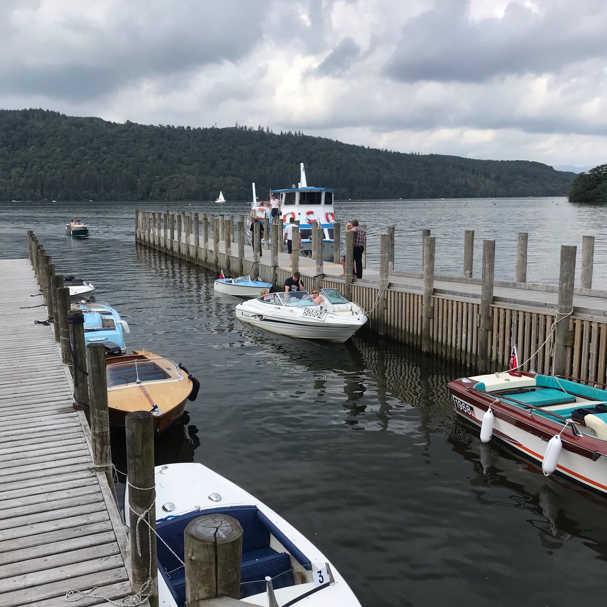 windermerejetty's tweet photo. The Classic Boats are arriving ! Looking spectacular #classicmotorboats #windermere #motorboats #boatinghistory https://t.co/pFP5PBo6r3