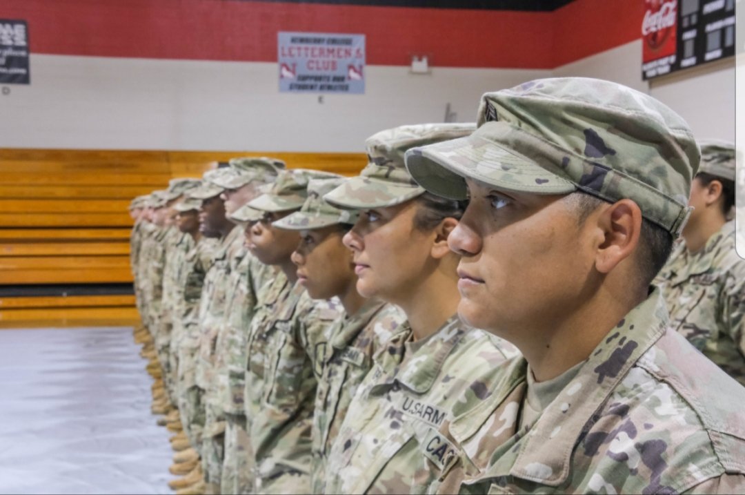 SCNationalGuard's tweet photo. #SCGuard conducted a #deployment ceremony for B Co, 198th Expeditionary Signal Bn’s mobilization in support of Operation Spartan Shield to provide communications support to deployed units (📷 by Spc. David Erskine) more photos: https://t.co/4ELwEiDWvx #NationalGuard #signalready https://t.co/3fi7aFIAdv