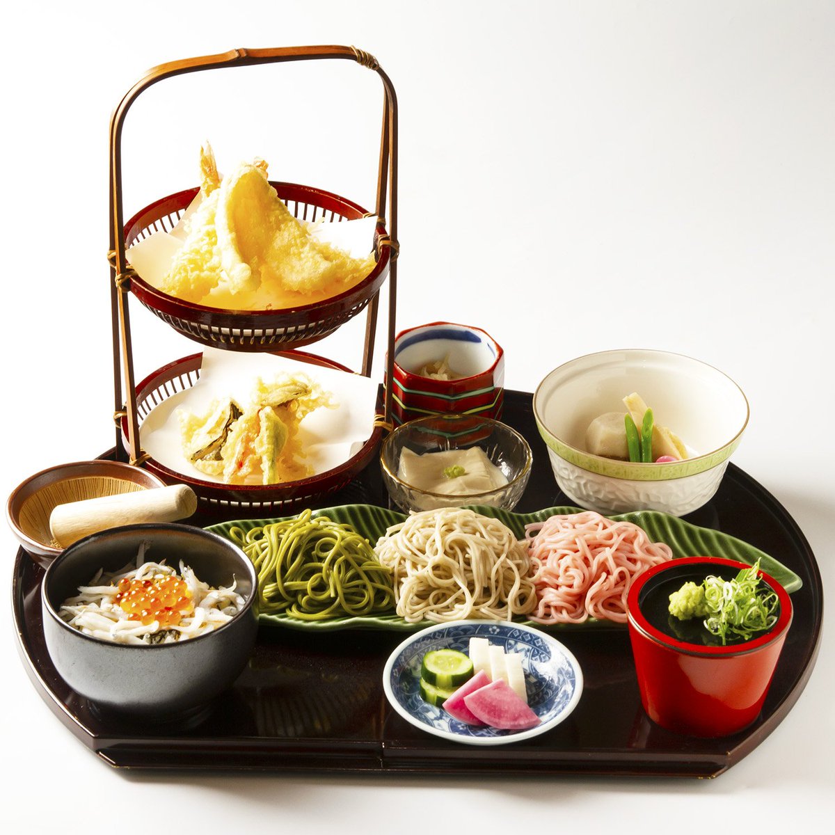 京料理旅館高台寺よ志のや V Twitter 京都の夏といえば 鱧 期間限定の 鱧会席 を是非御賞味下さい お得なプラン満載のじゃらんバザールにも参画中 Https T Co Bish8bbnm2 お昼のランチ は 京の三色そば御膳 が人気です 旅館の