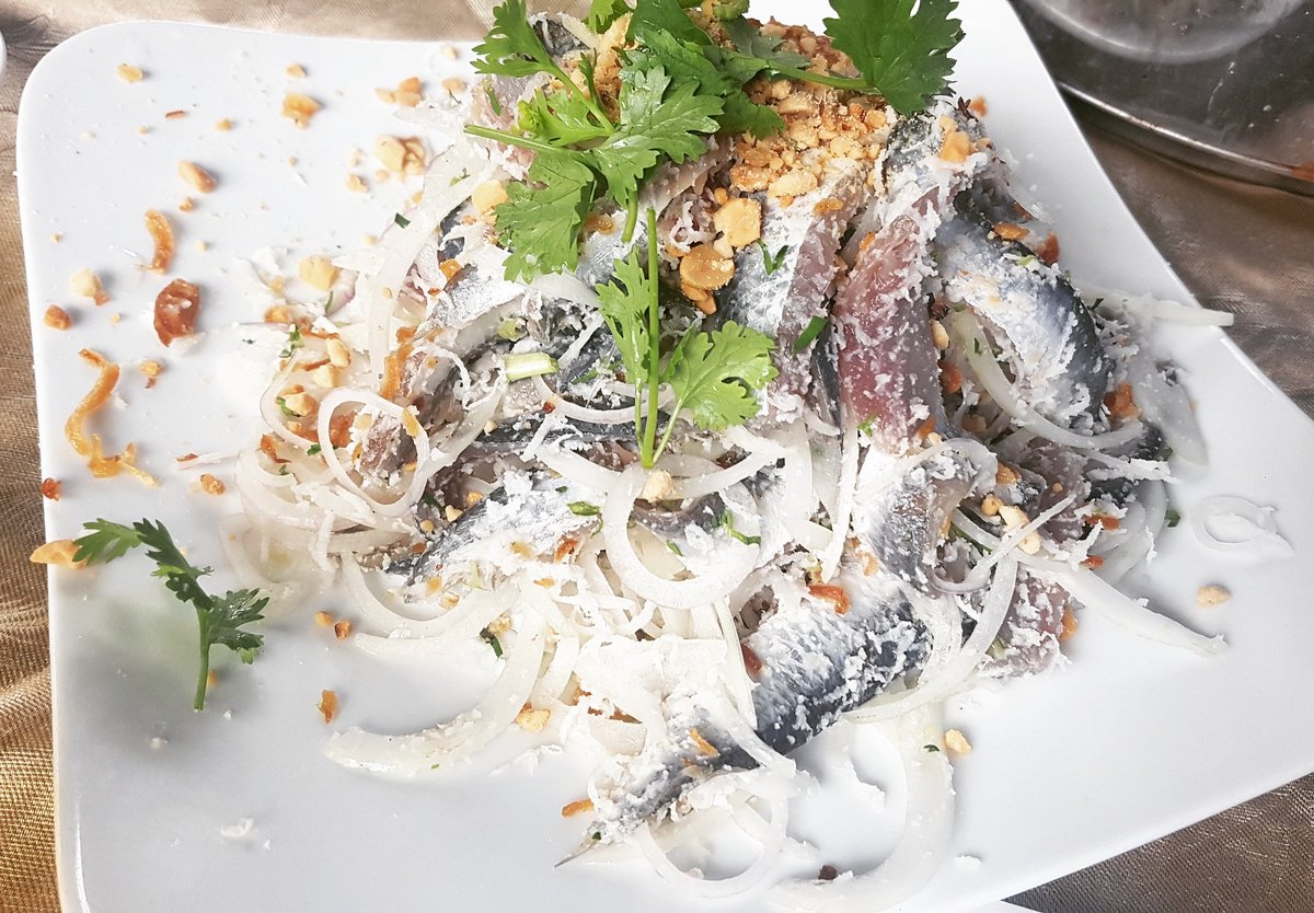 ntvblog's tweet photo. Gỏi cá trích - Raw herring with vegetables #goicatrich #herring #herringfish #catrich #cátrích #goica #gỏicá #gỏicátrích #herring #herringsalad #salad #fishsalad #famousfood #amazingfood #eatwell #eatfamous #delicious #tasty #food #saigonfood #phuquocfood https://t.co/8NV7vpMzXM