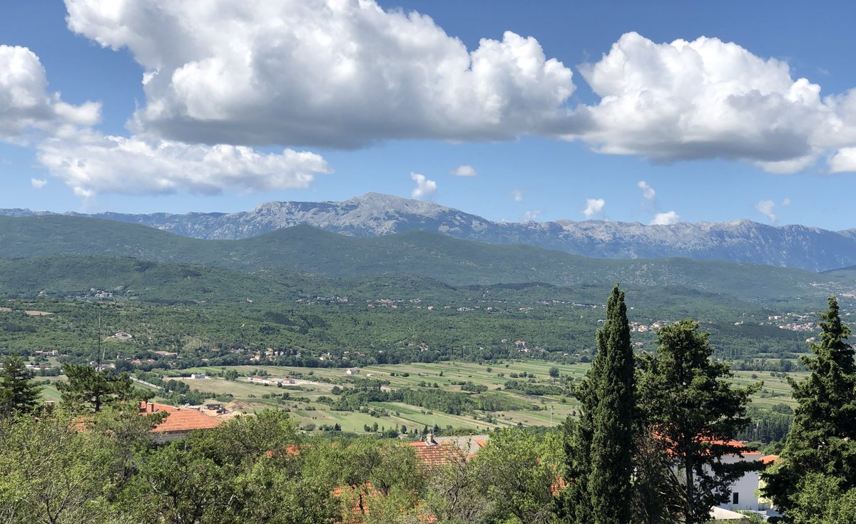 IrenaMali's tweet photo. Imotsko polje i Biokovo u daljini. https://t.co/Sk37JReifp