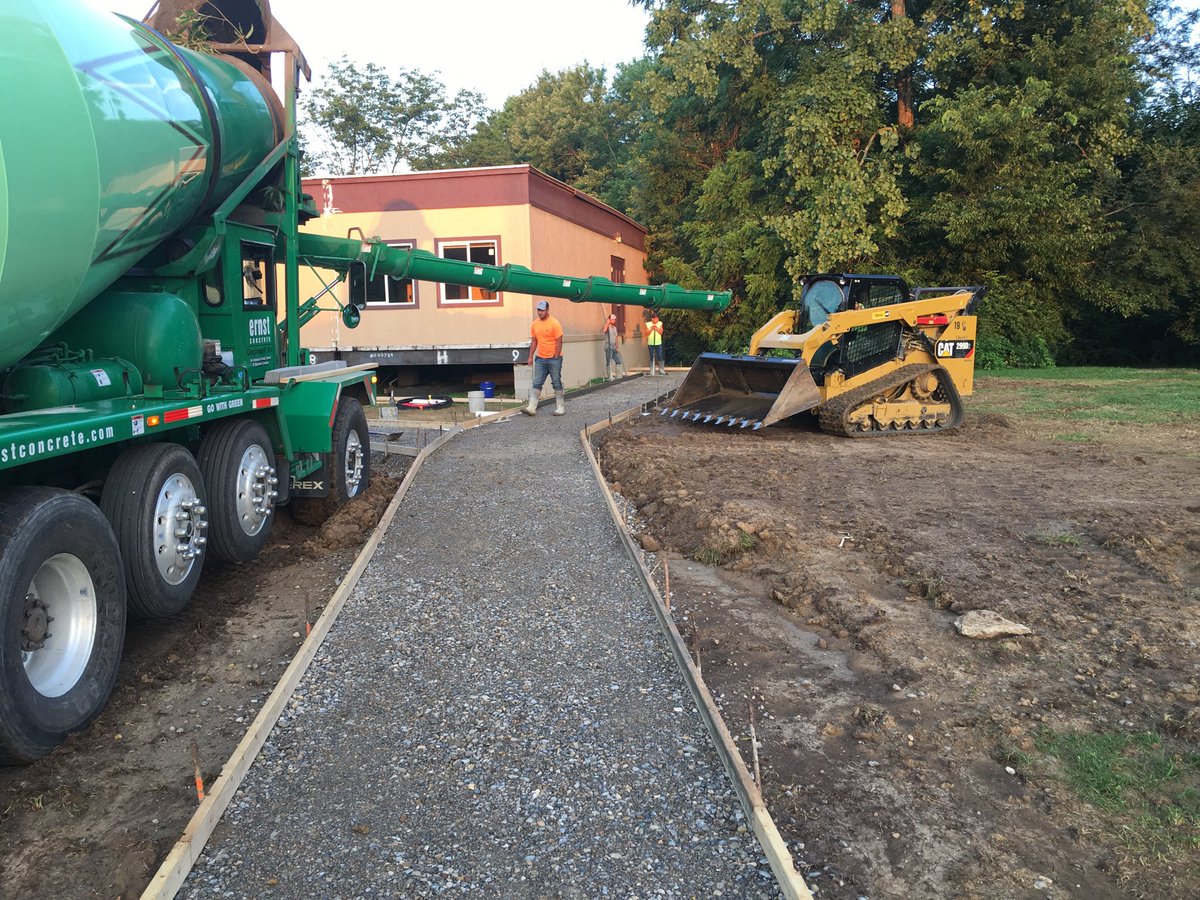 LueckeMatt's tweet photo. Best summer sunrise so far. The path to our new JF Burns “Kottages” going in this morning. Thank you to all of our neighbors for being so patient as we keep growing! ⁦@JFBKnights⁩ ⁦@Kings_Schools⁩ https://t.co/SEKBSIU9Rg