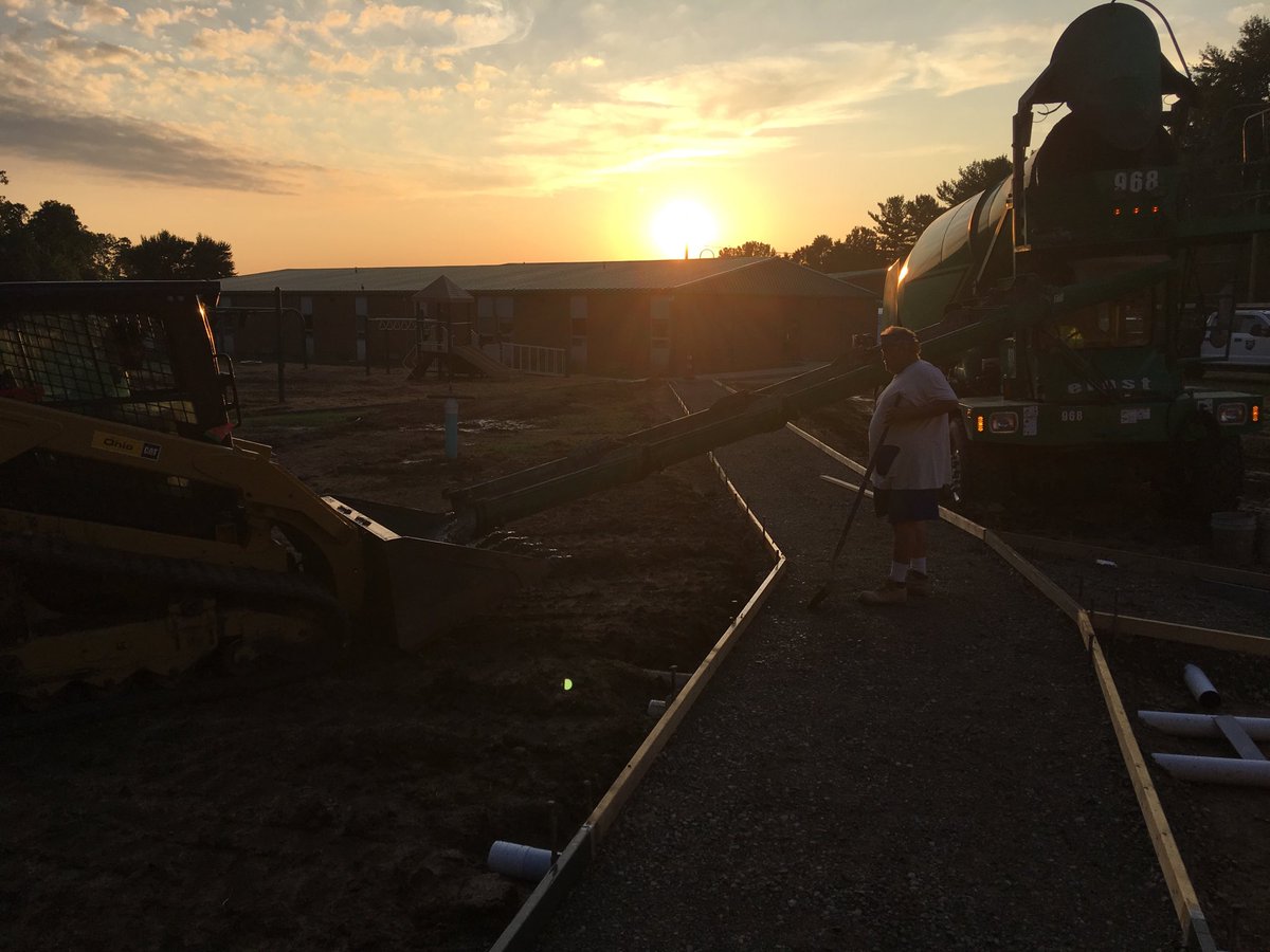 LueckeMatt's tweet photo. Best summer sunrise so far. The path to our new JF Burns “Kottages” going in this morning. Thank you to all of our neighbors for being so patient as we keep growing! ⁦@JFBKnights⁩ ⁦@Kings_Schools⁩ https://t.co/SEKBSIU9Rg