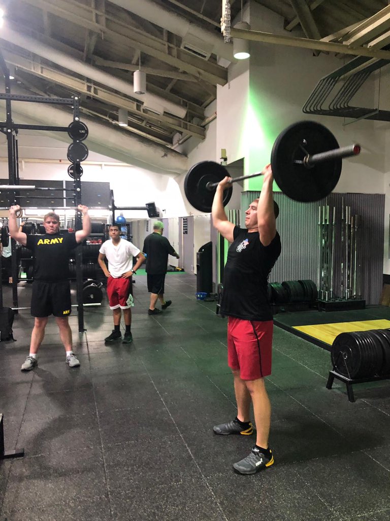 chiefhacks's tweet photo. Just a Chief putting some Soldiers to work on a Saturday morning #InfoSec #hackthewod #usarmy #1stcav #greywolf https://t.co/KnUdlOJxmG