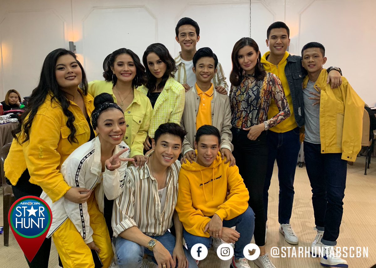 starhuntabscbn's tweet photo. Handa na ang PBB Otso Housemates para sa inyo, Starmates! 💙💚❤️💛

Tara na’t maki-saya sa #PBBCelebr8AtTheBigNight! https://t.co/7aO8XioVt6