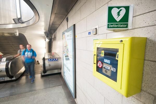 Ldn_Ambulance's tweet photo. Have you spotted a defibrillator at places like stations, gyms and shopping centres?

You shouldn't be afraid to use a defib - anyone can use one. If a person's in cardiac arrest they give them a chance of surviving. Defibs will only 'shock' a person if it's needed. https://t.co/XvO22J5lA6