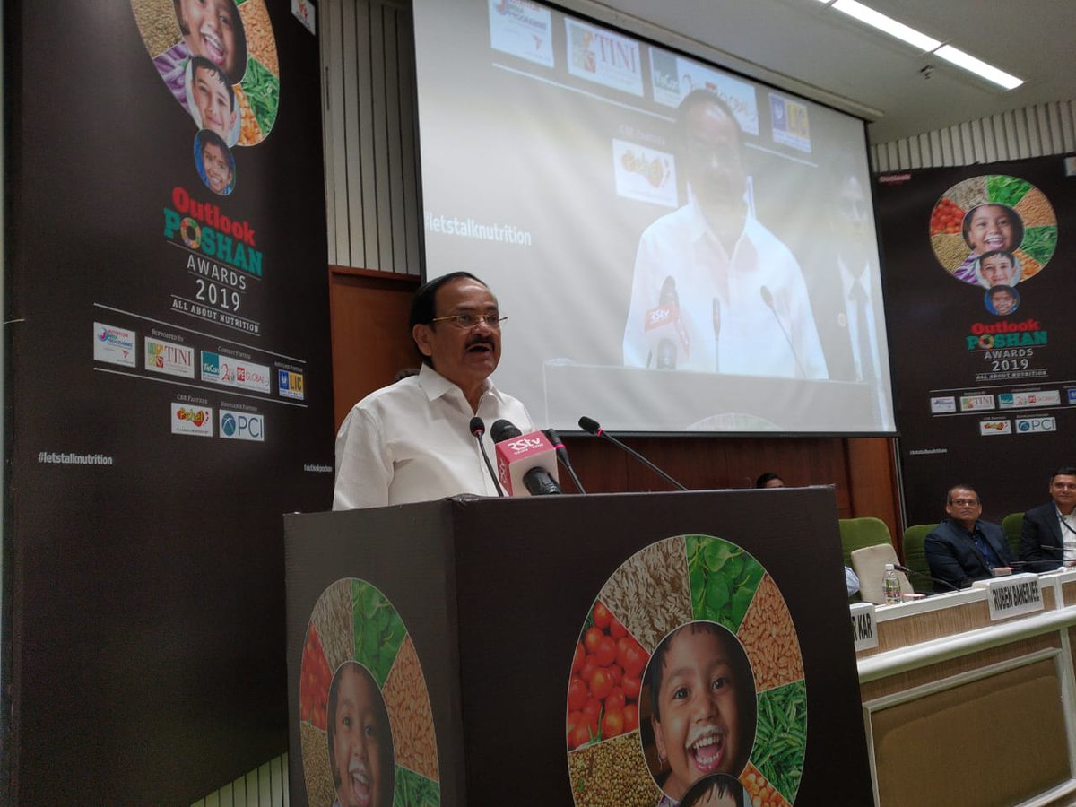 mousumigupta21's tweet photo. Humbled to witness the astounding event of #outlook acknowledging the warriors serving to provide nutrition under the supreme presence of the Vice President of India #OutlookPoshanAwards2019 great leadership &amp; many congratulations @Rubenbanerjee @basantak https://t.co/UhZYcc04mA