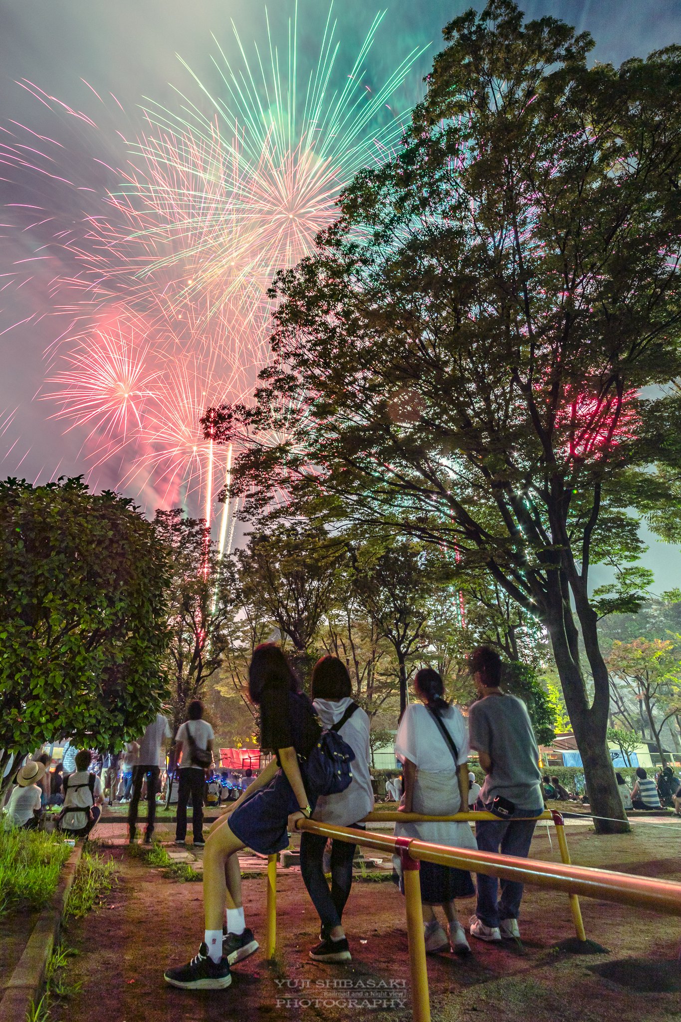 Yuji Shibasaki Photo 今年は朝霞市の彩夏祭花火に行けないので過去に撮ってきたものを 住宅街のど真ん中で どデカい花火を打ち上げる朝霞市の本気度が凄い 彩夏祭 朝霞市 埼玉県 T Co Leursiboql Twitter